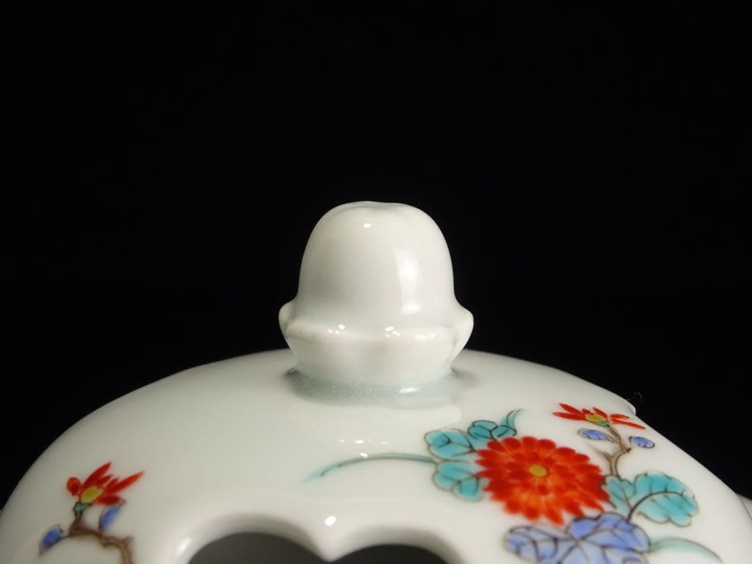 十二代　酒井田柿右衛門　岩菊文　香炉　花形摘み　色絵　有田焼　香道具　渦福