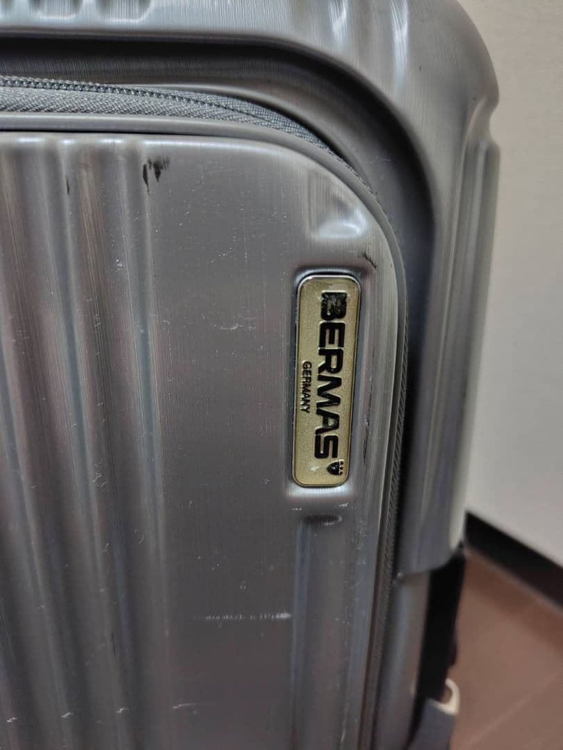 シルバー スーツケース TSAロック ビジネス 機内持ち込み