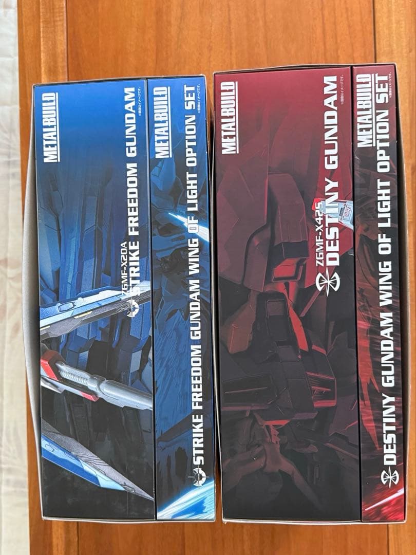 メタルビルド　ストライクフリーダム初版　デスティニーフルパッケージ　光の翼セット