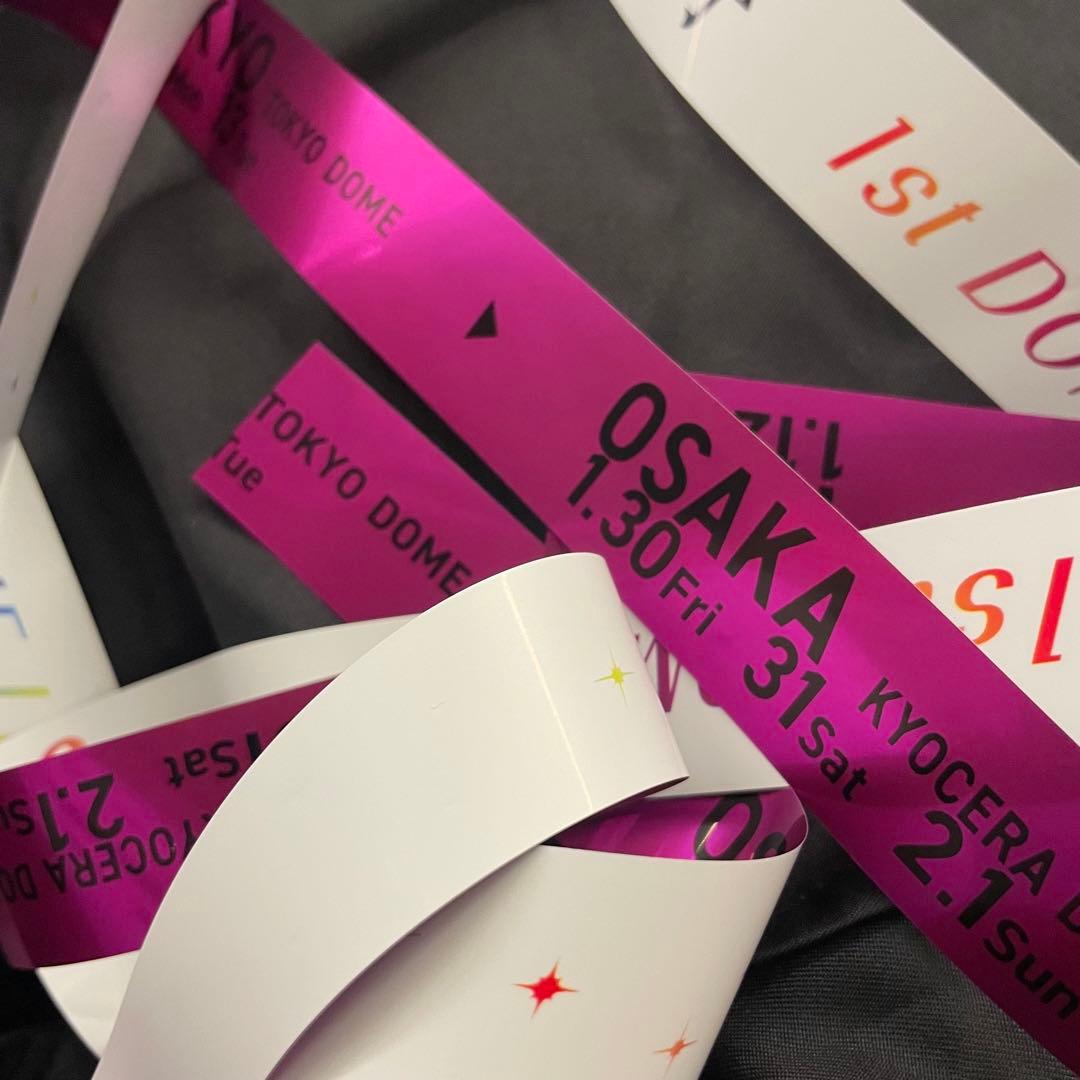 なにわ男子　落下物　銀テープ　紫