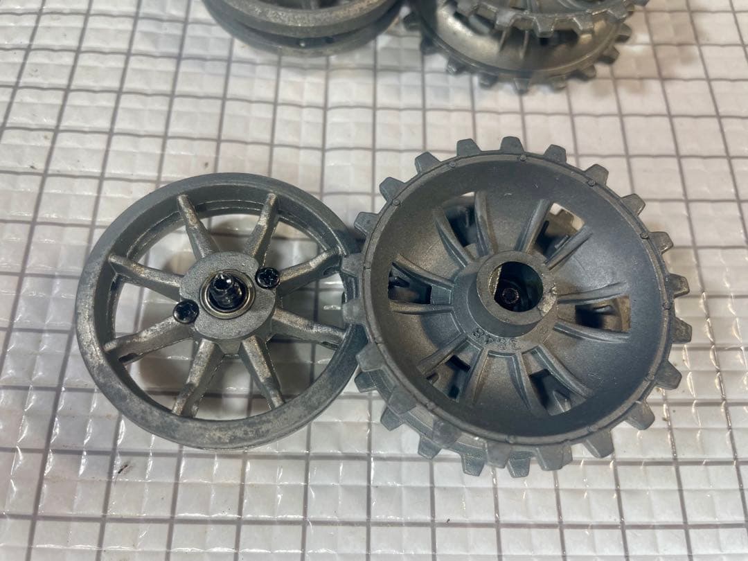 ヘンロン1/16 純正【Ⅲ号戦車&突撃砲】用メタルキャタピラ&起動輪&誘導輪