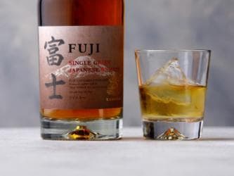 ジャパニーズウイスキー 富士 アソートGIFT BOX グラス透明・赤×各1個
