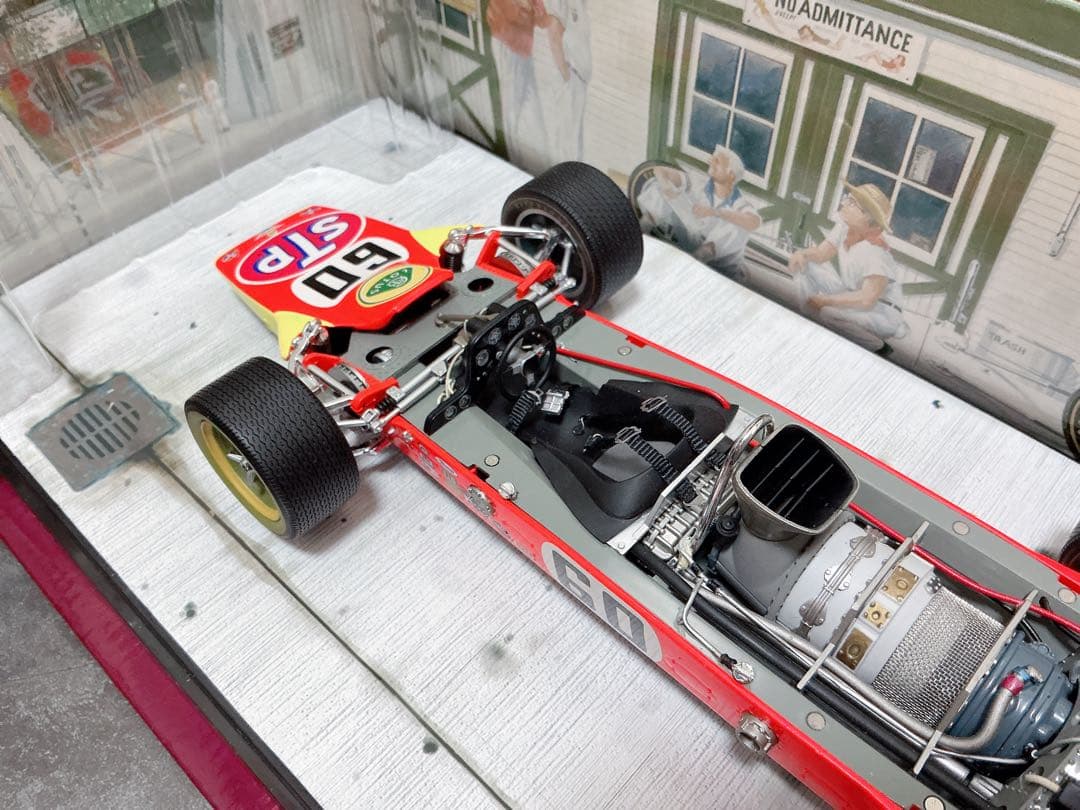 ミニカー CAROUSEL 1 1/18 LOTUS 56 1968 INDY 500