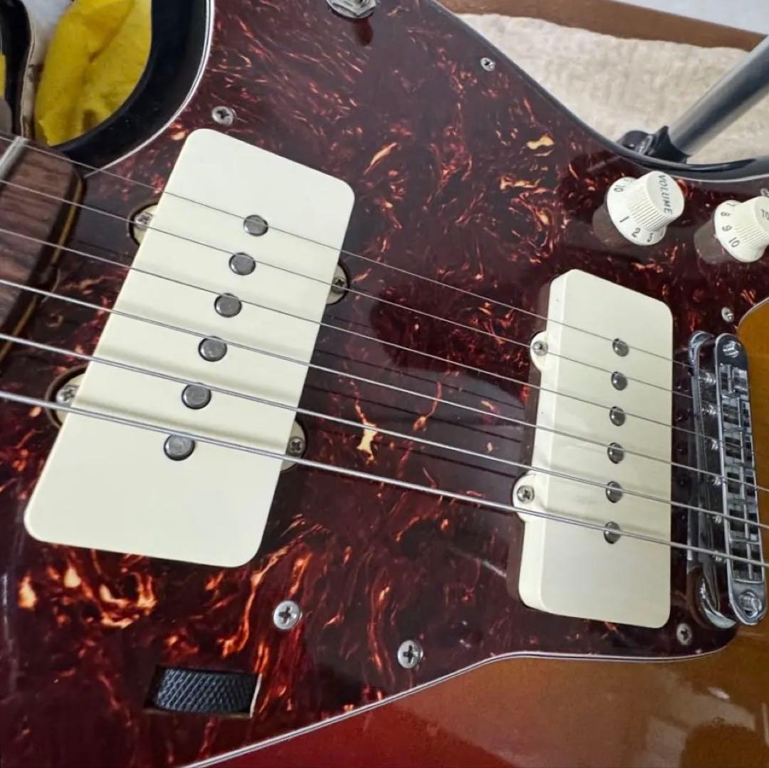 【青すぎる空】Fender 62 JazzMaster