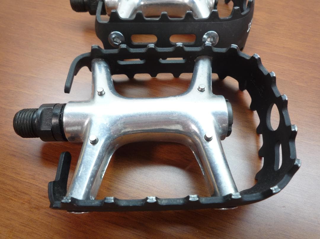 Shimano Deore XT フラットペダルPD M730