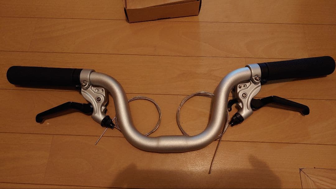 ブロンプトン ハンドルとブレーキレバー