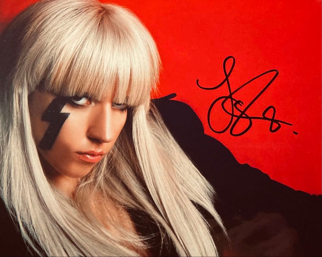レディー・ガガ　直筆サイン入り写真　Lady Gaga y8