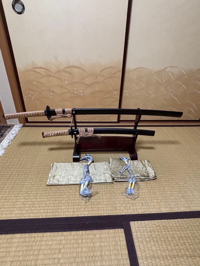 【美品】日本アンティックギャラリー製　五郎入道正宗２本　刀掛け・刀袋付き　模造刀