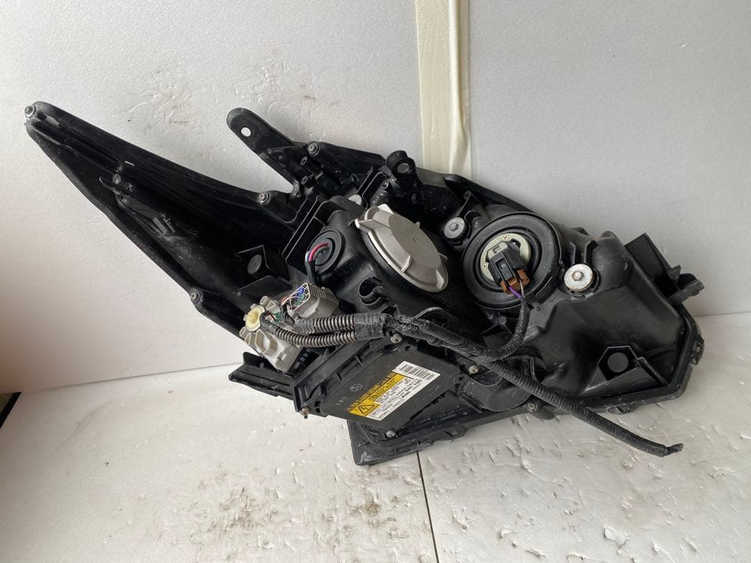 トヨタ プリウス 30系（ZVW30）前期 純正HIDヘッドライト 左右セット