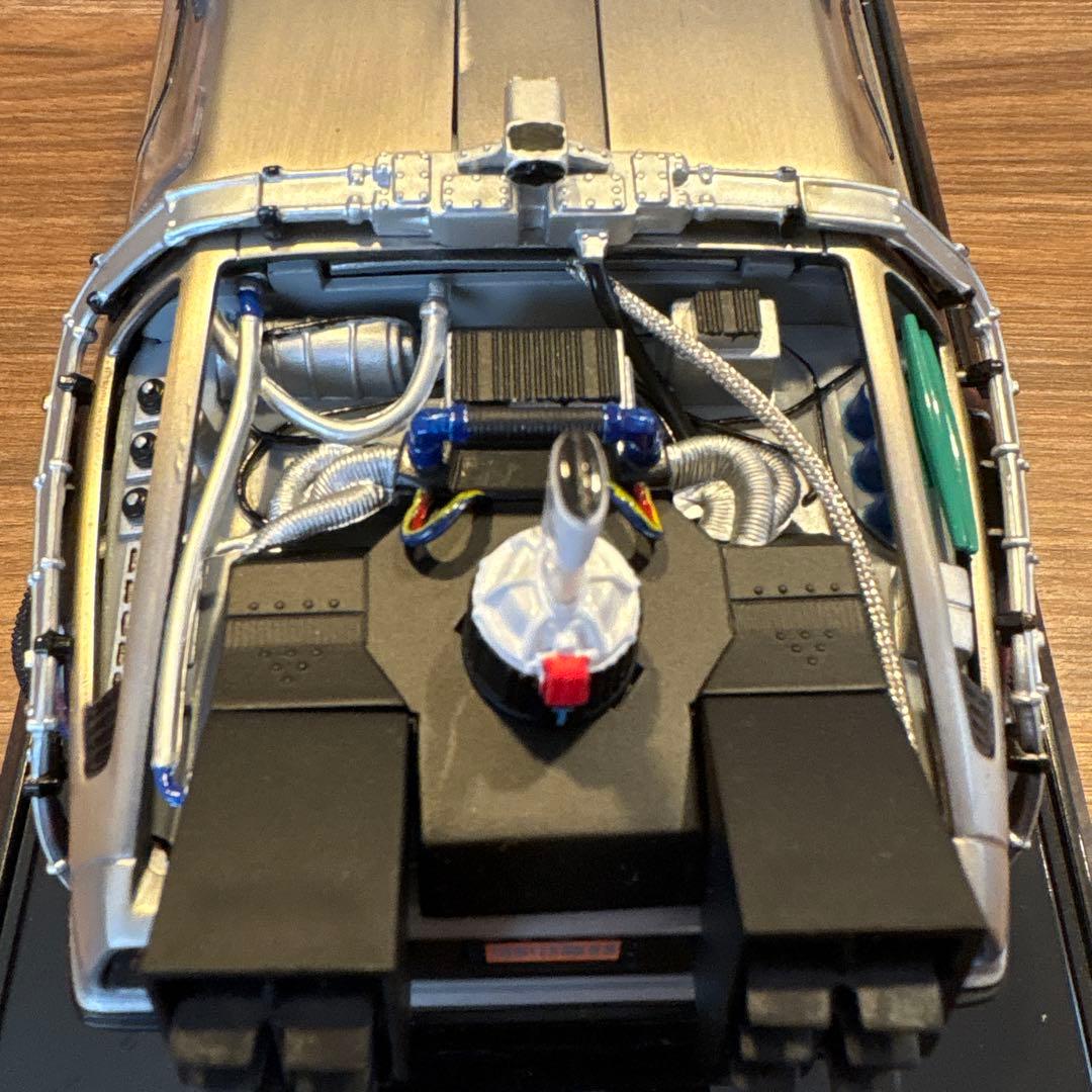 h*8様 バック・トゥ・ザ・フューチャー sunstar 1/18デロリアン ダ