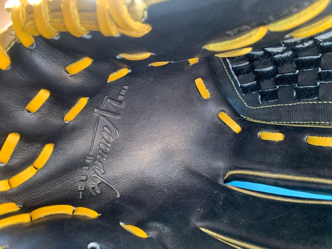 期間限定値下げしました！！ウィルソン　軟式内野用グローブ　右投用