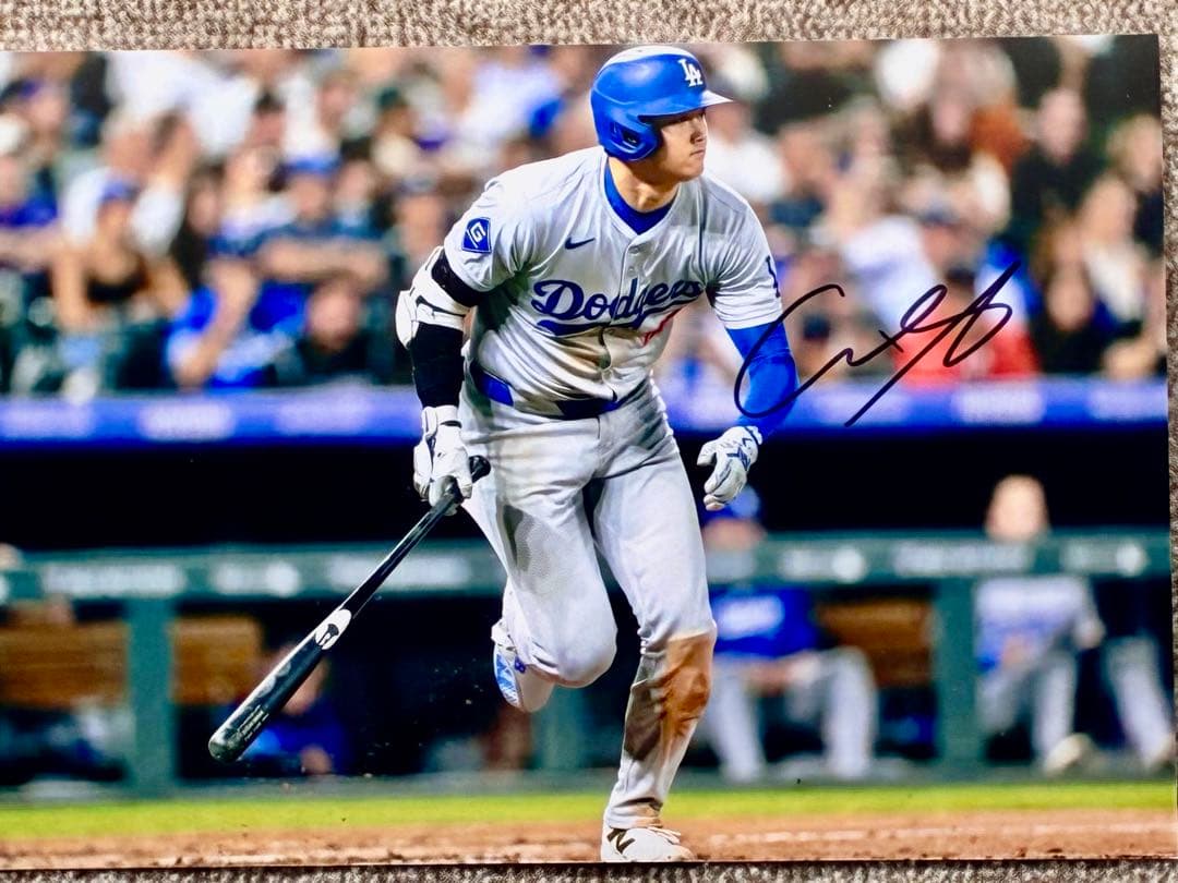 貴重！新品未使用！大谷翔平　　　　直筆サイン入フォト保証書付き　　　ドジャース