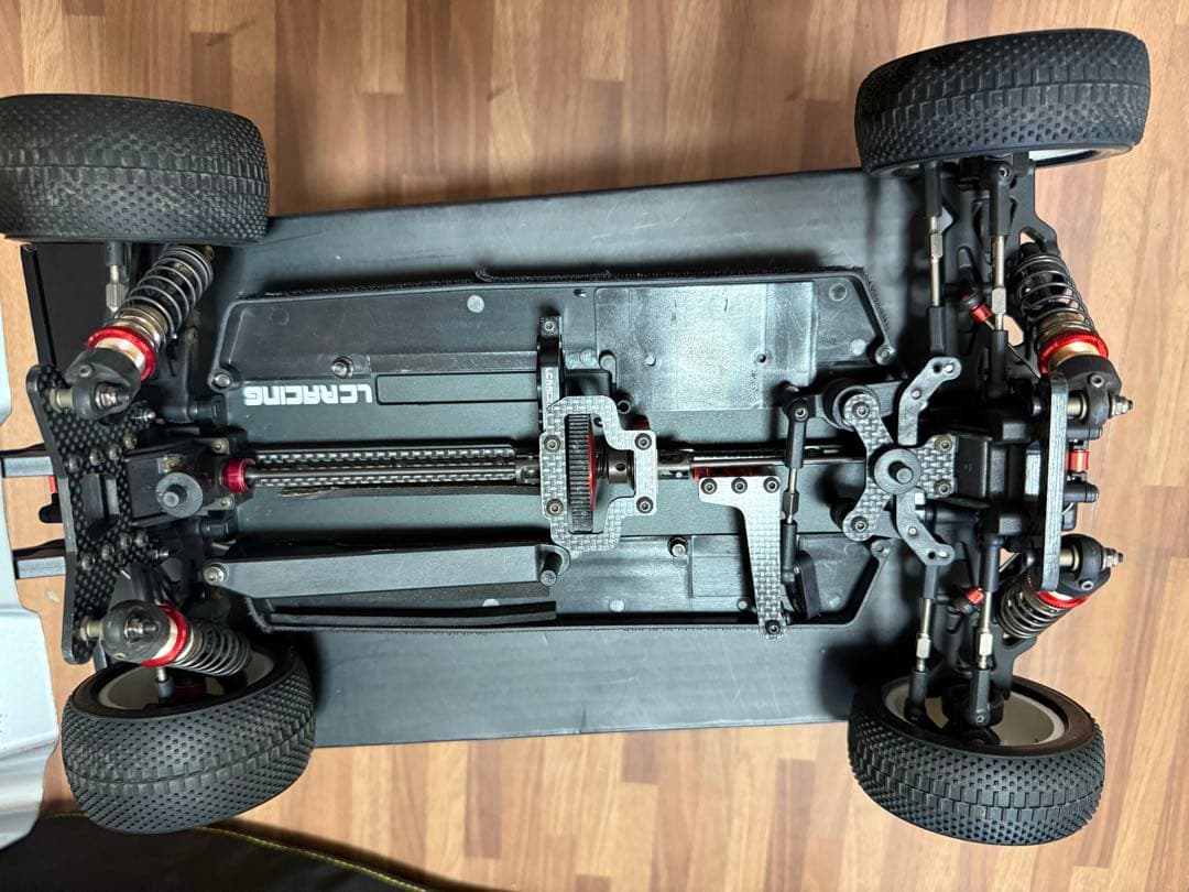 LCRACING製 LC10B5 競技用10/1バギー