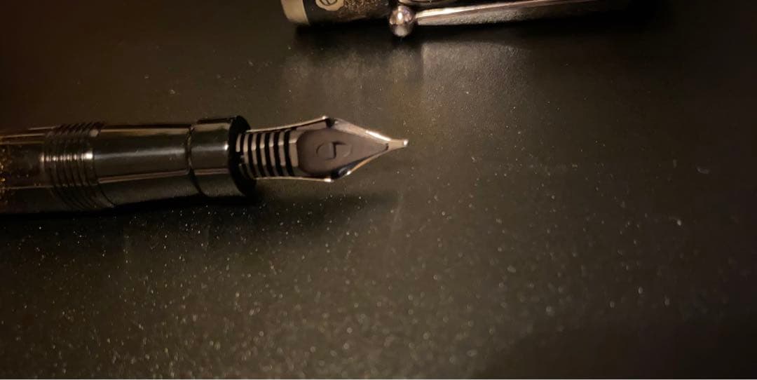 PILOT　85周年限定モデル　飛翔天人　金散研出蒔絵　万年筆　ペン先18Ｋ