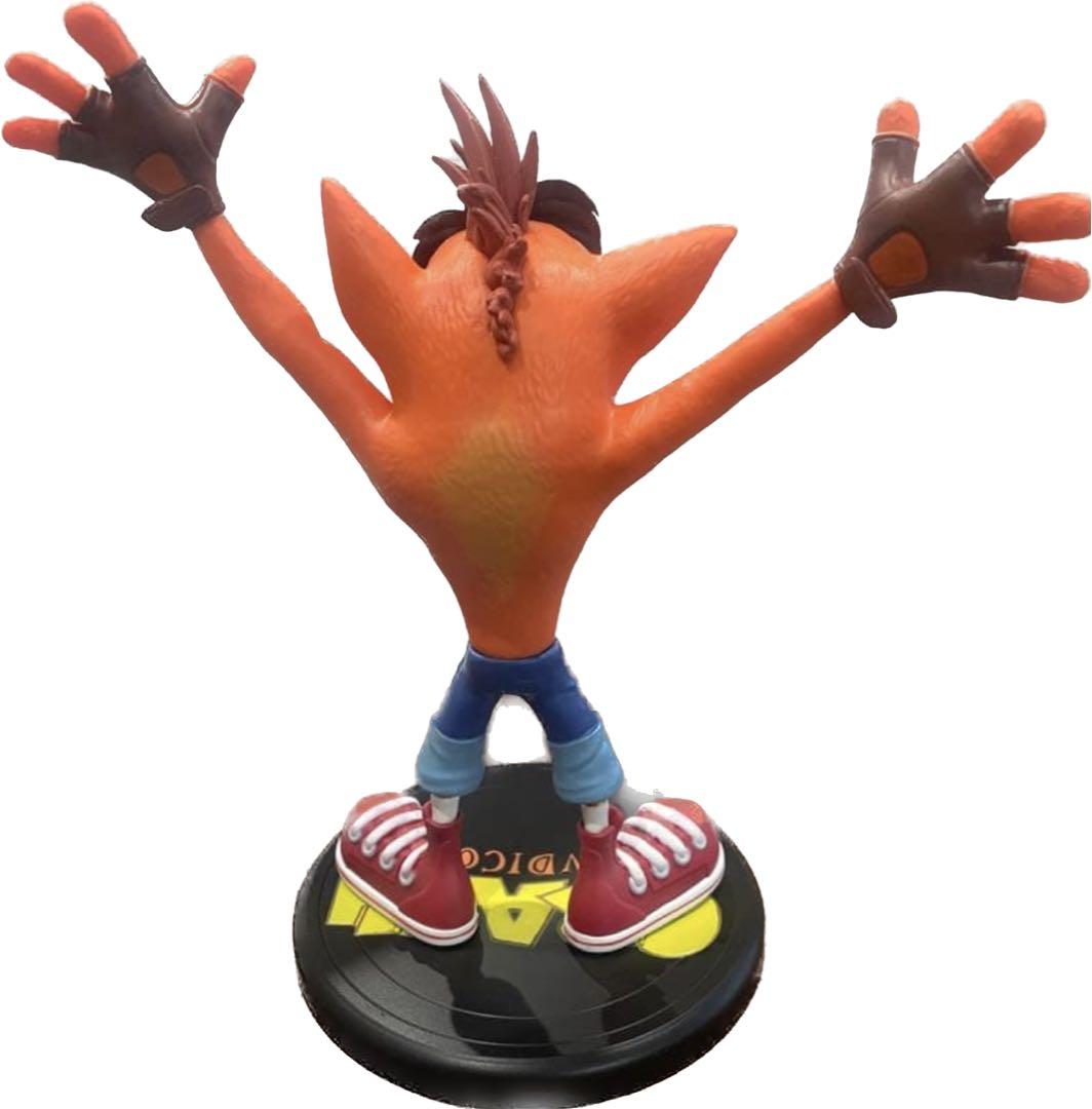 クラッシュバンディクー　9インチ PVCフィギュア