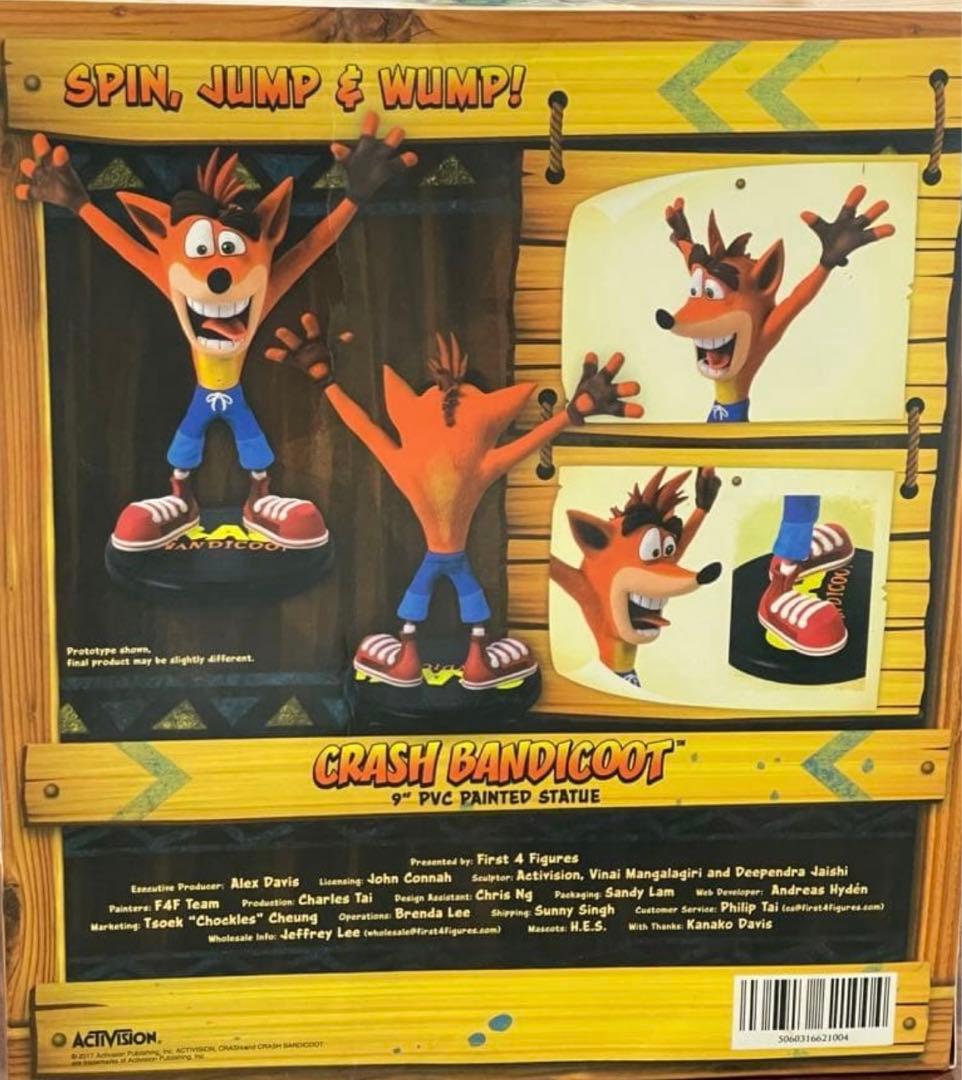 クラッシュバンディクー　9インチ PVCフィギュア