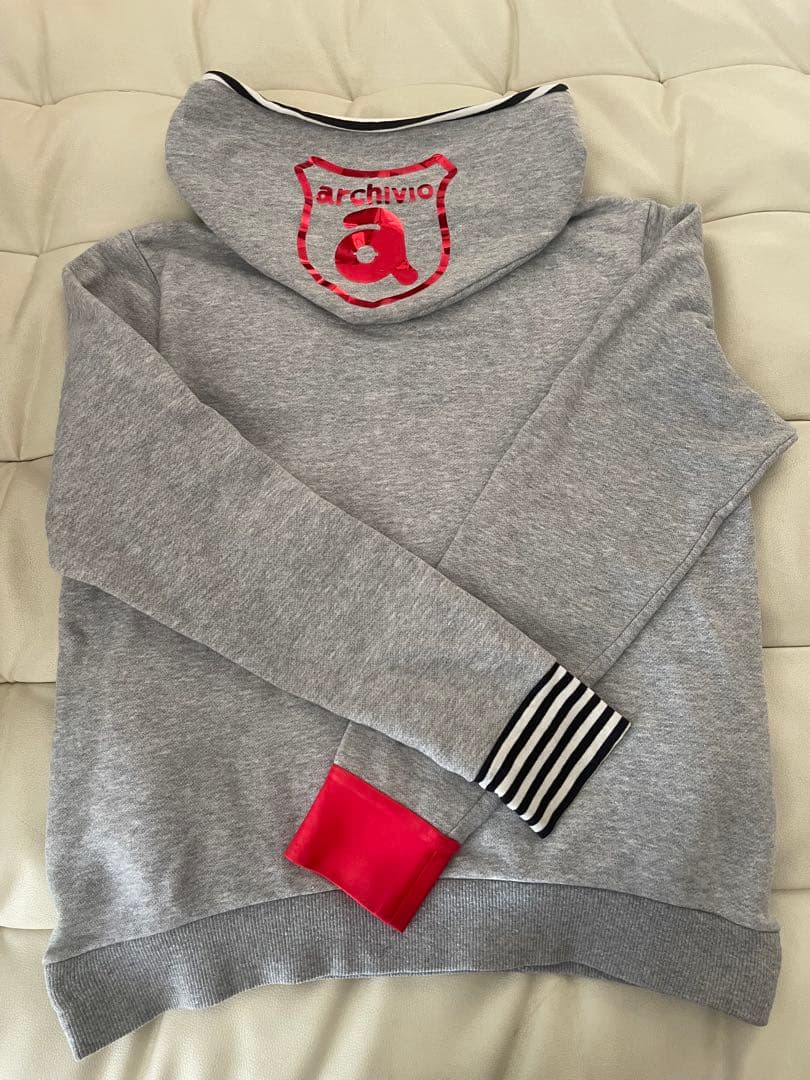 アルチビオ　トレーナーフード付き