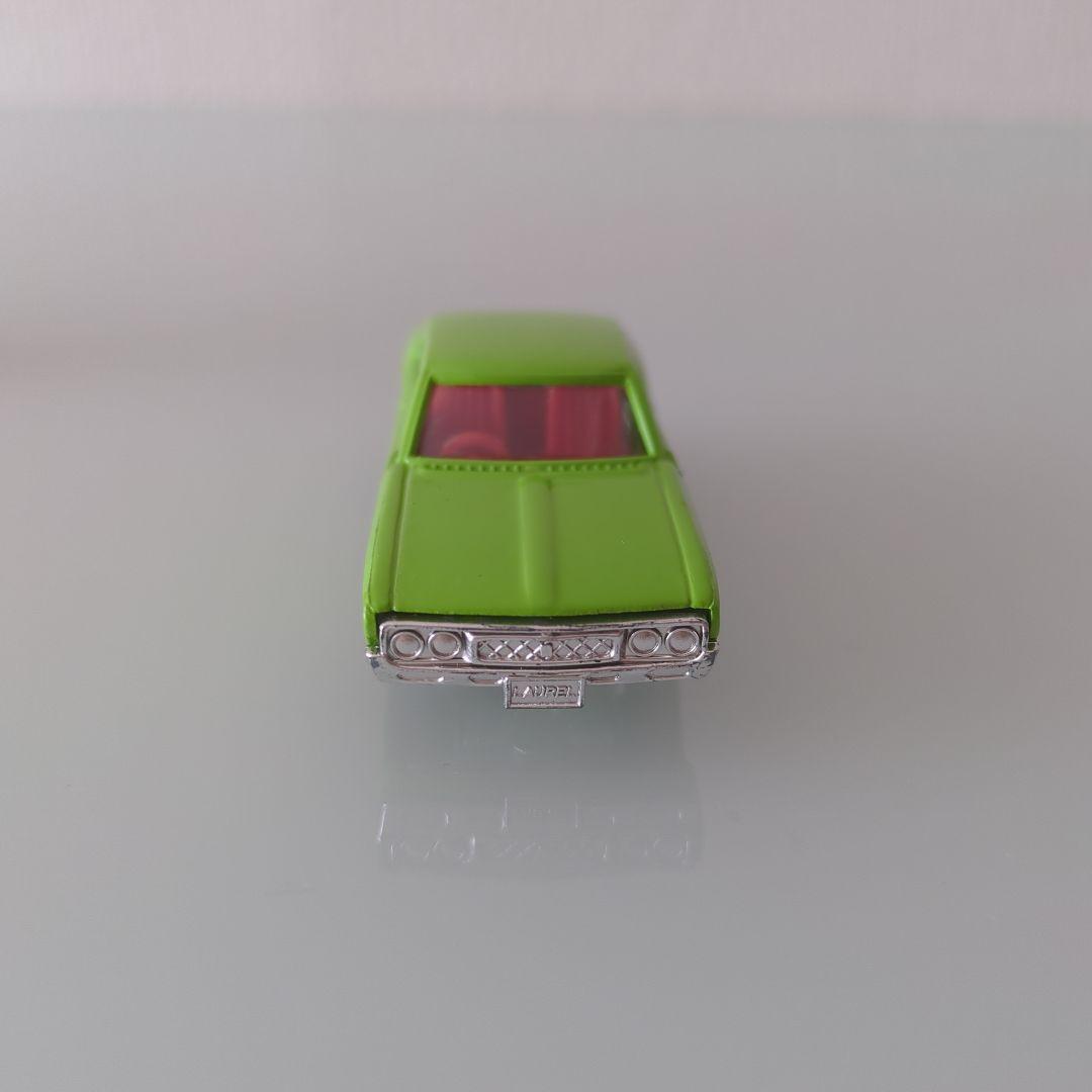 黒箱 トミカ ニッサンローレル2000SGX 色指定箱