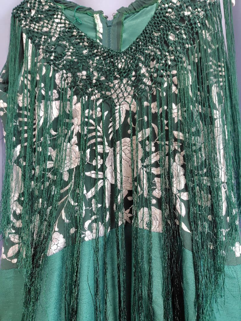 フラメンコ衣装　緑ワンピース+白パニエ