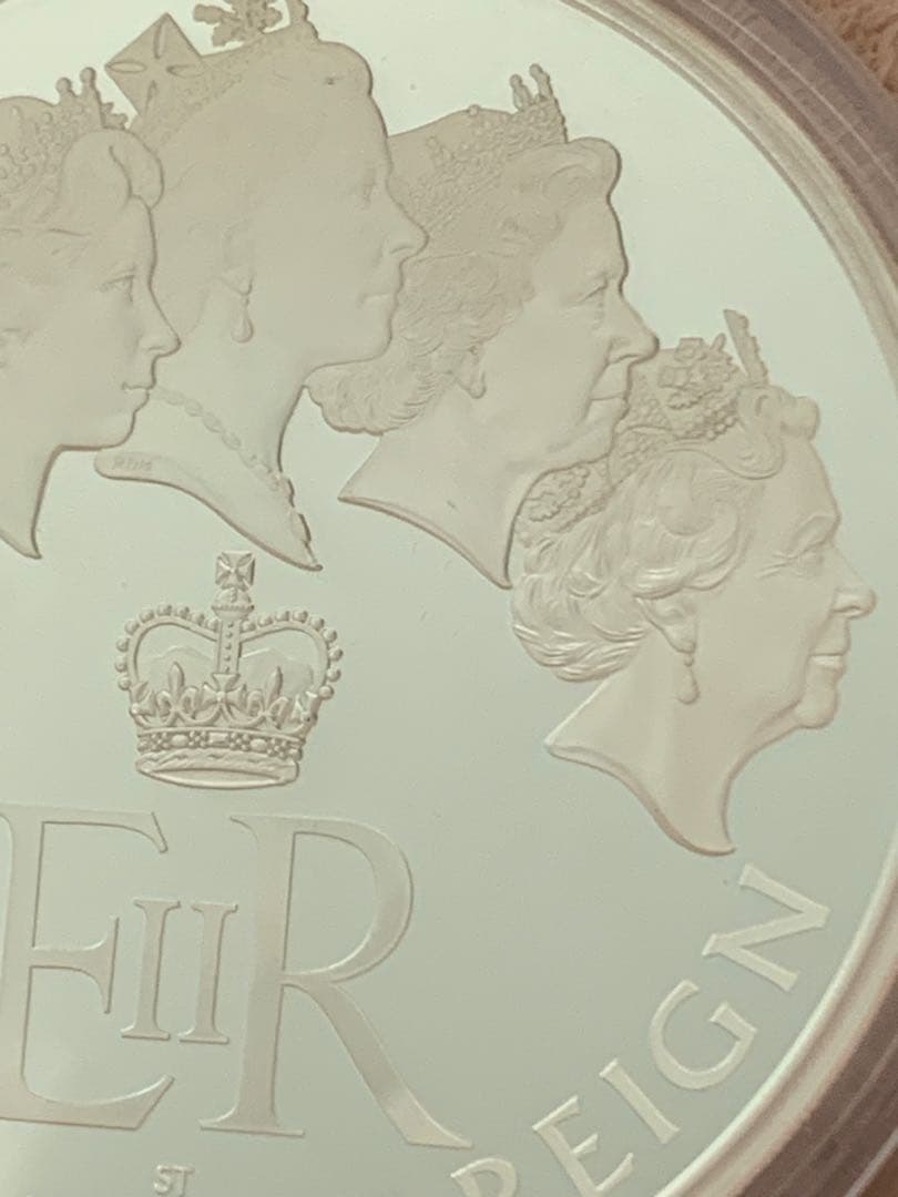 特大1Kg エリザベス2世最長在位記念銀貨 銀連日高値更新❗️2月1日迄出品