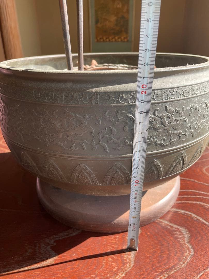 骨董品　希少 鉄製 火鉢 彫刻模様