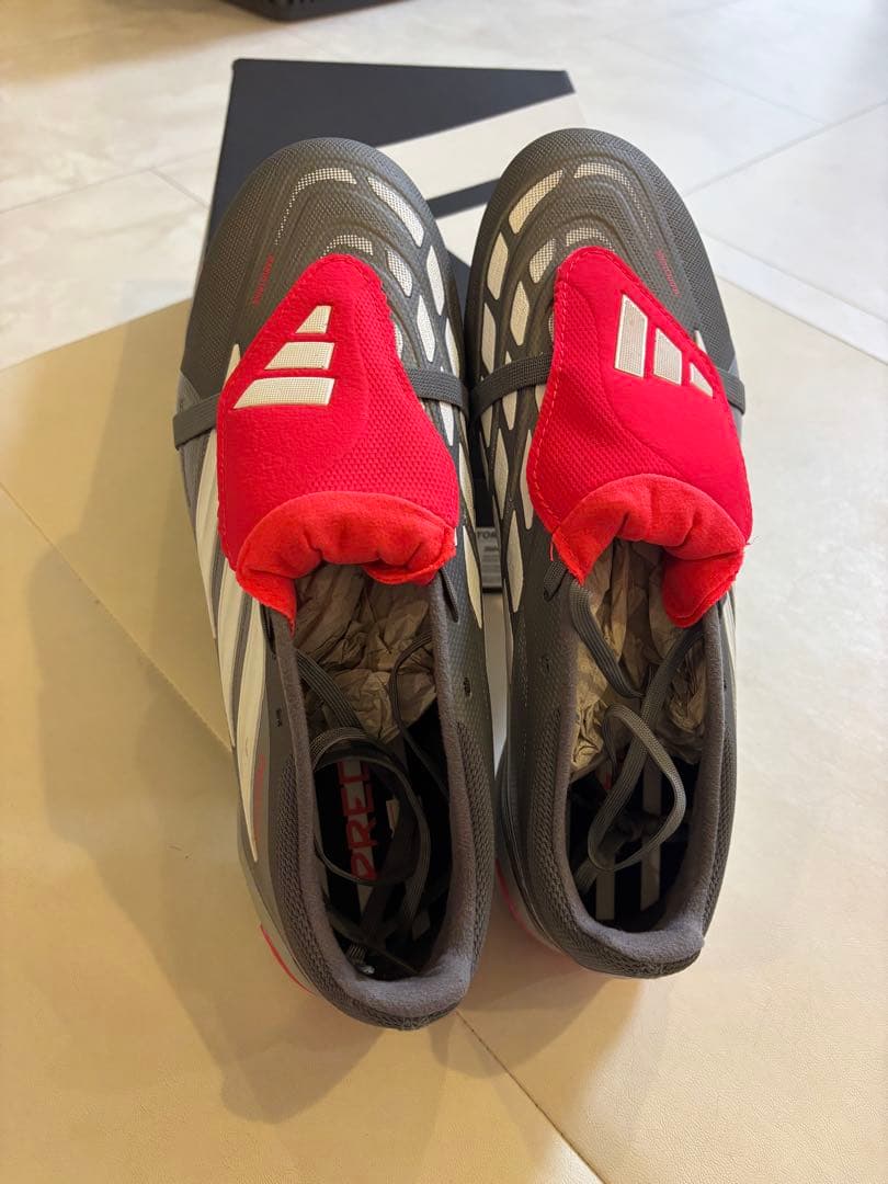 新品未使用　PREDATOR LEAGUE FT FG 27センチ　プレデター