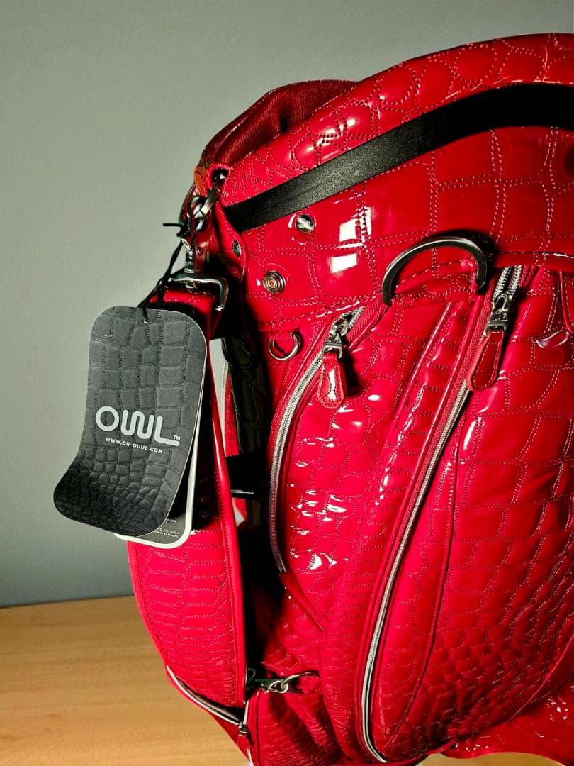 送料無料/展示品未使用　OWL エナメル高級ワニ柄型押しゴルフバッグ レッド