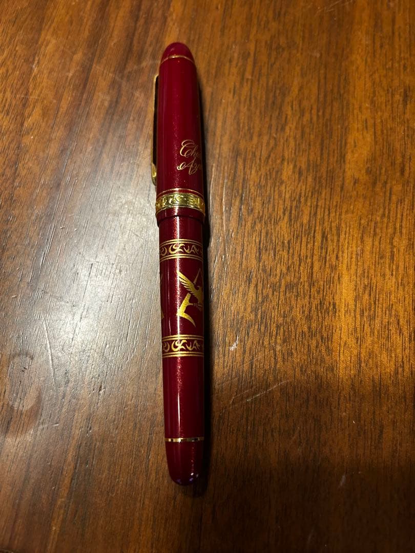 ガンダム シャア仕様の万年筆