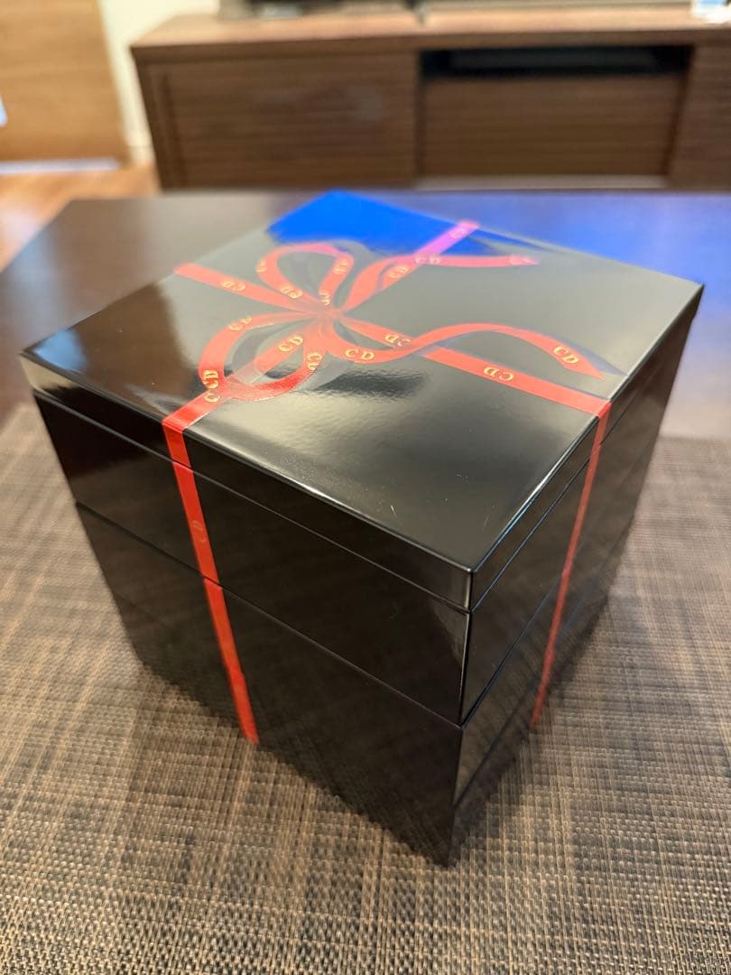 Christian Dior 漆器重箱 3段 リボンデザイン　おせち