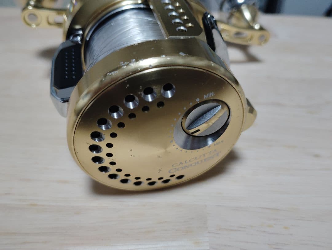 シマノ カルカッタコンクエスト401 ハイテン HEIGHTEN ゴールド