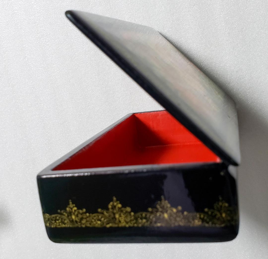 ロシア工芸品　細密画　ムステラ　小箱　箱付き