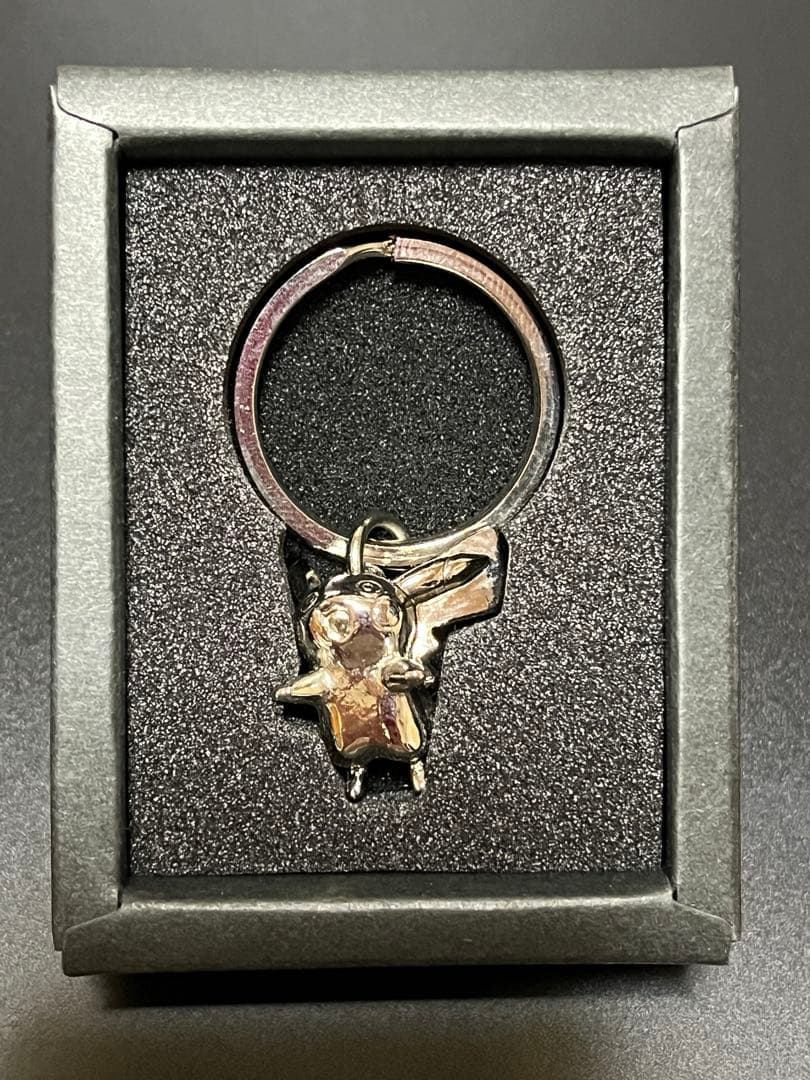 【希少・非売品】金銀メッキ ピカチュウ キーホルダーセット