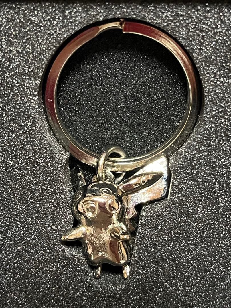 【希少・非売品】金銀メッキ ピカチュウ キーホルダーセット