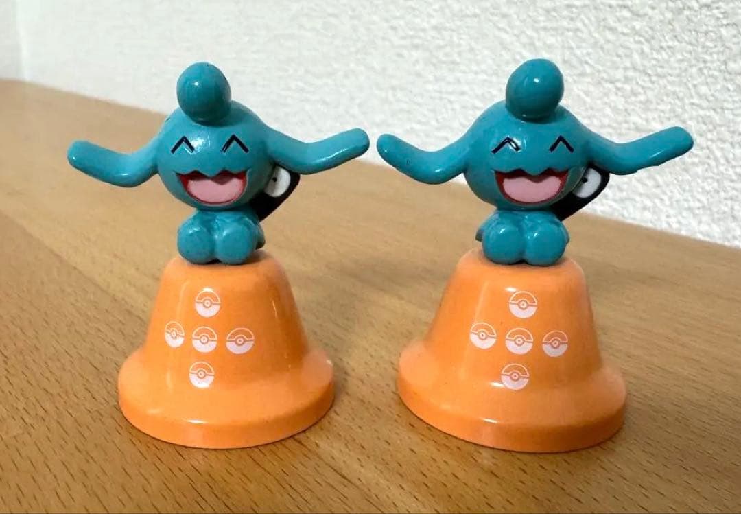 【平成レトロ】フィギュア付きハンドベル　ポケモン　ピカチュウ　ニャース　ルカリオ