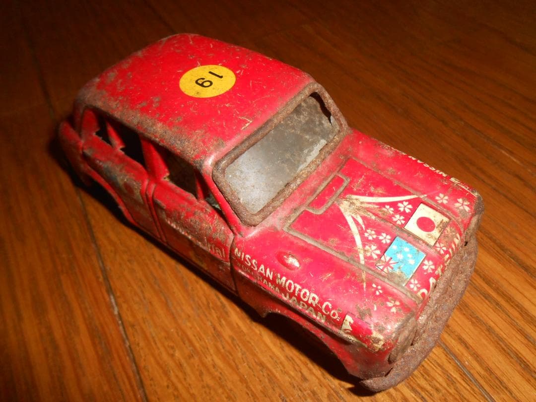 【アイコナ】ブリキカー　ダットサン　（昭和レトロ）