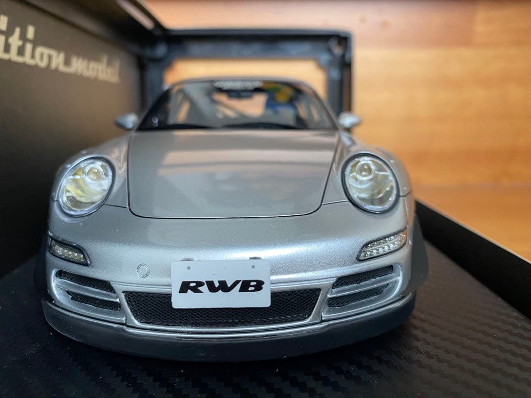 ミニカー ignition model RWB997 1/18