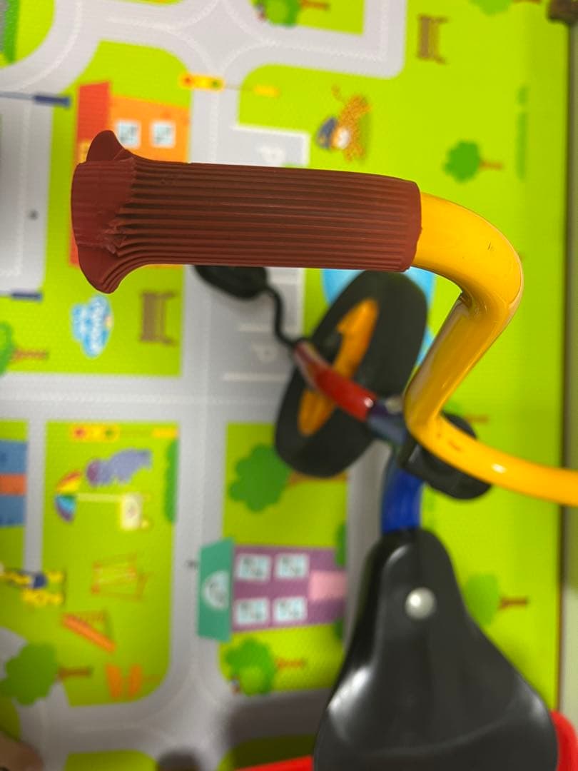 ボーネルンド ペリカンデザイン三輪車 Vハンドル カラー 荷台つき　屋内使用