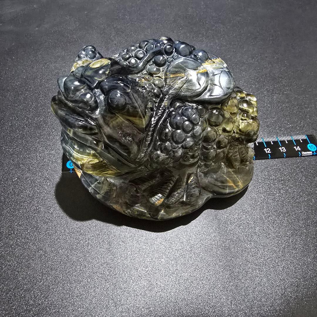 V4 　青虎目石の三本足の蛙　ブルータイガーアイ　銭蛙　珍品　天然石
