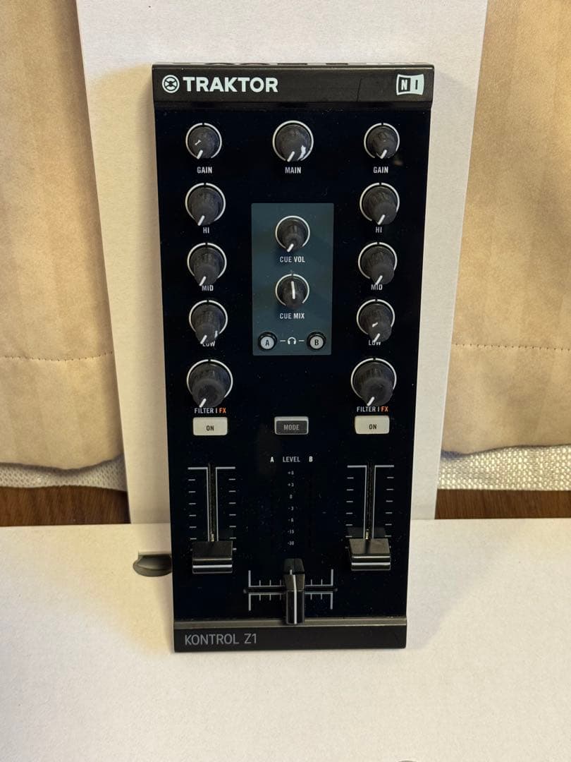 DJ機材 TRAKTOR KONTROL Z1