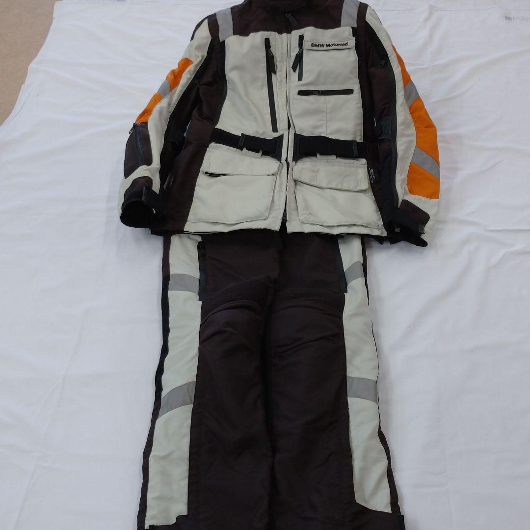 ライダースーツ