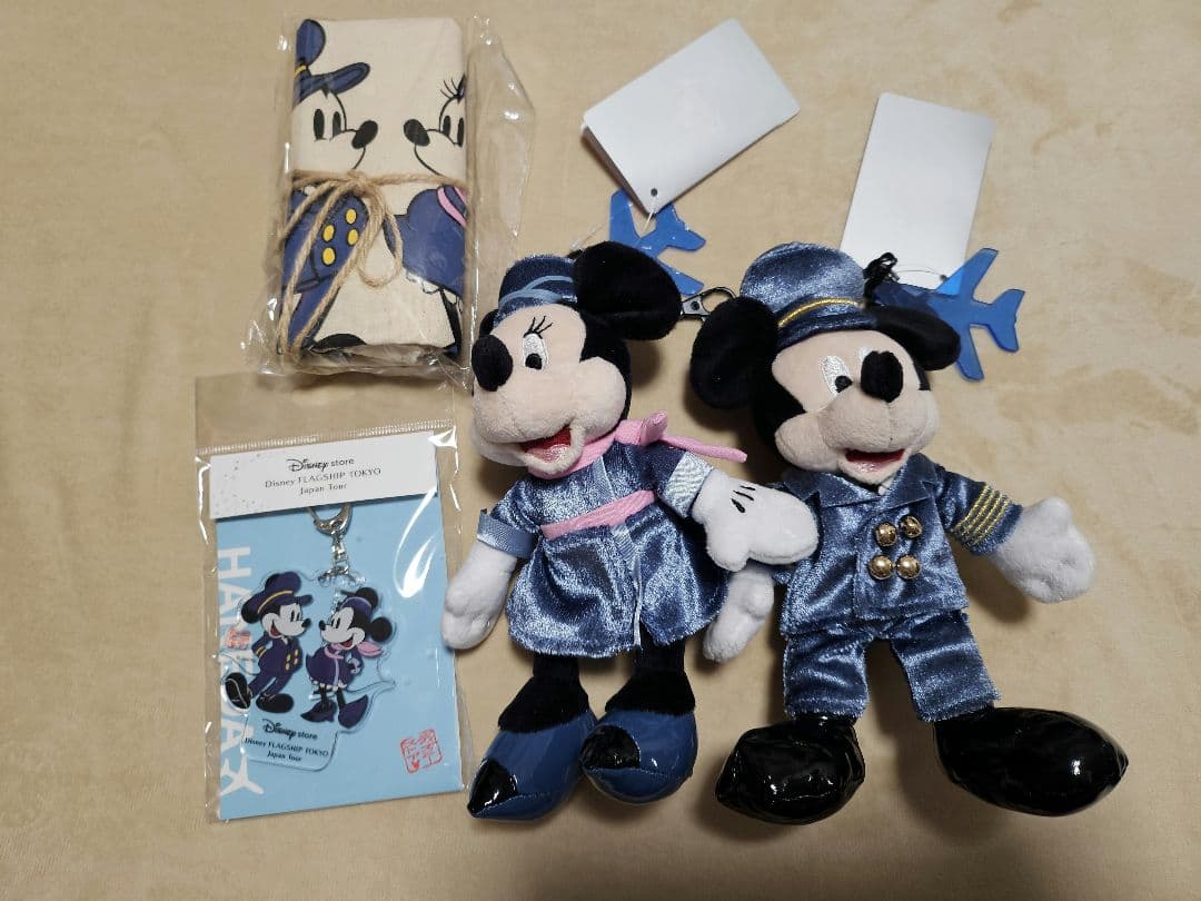 フラッグシップ　羽田空港限定　ミッキー　ミニー　ぬいぐるみキーホルダー