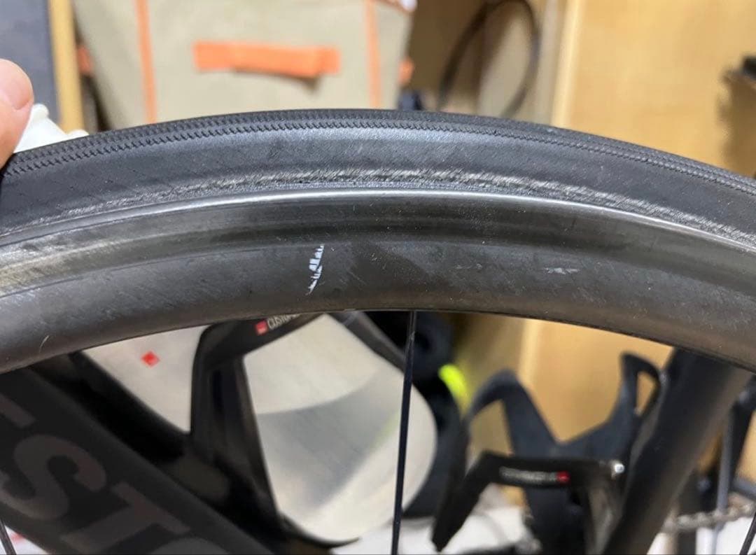 ジャイアントSLR1カーボンホイール フロントのみ