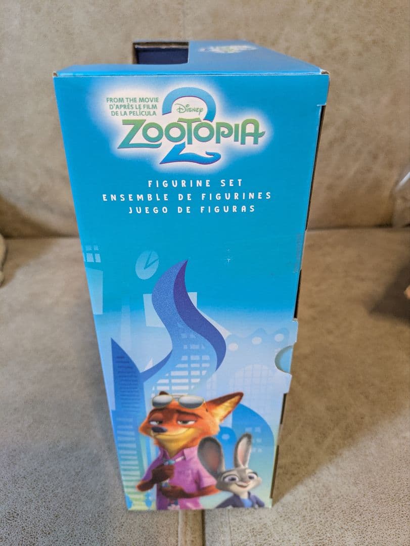 ★DISNEY STORE　 新品箱付　未使用　 ギフト　プレゼント