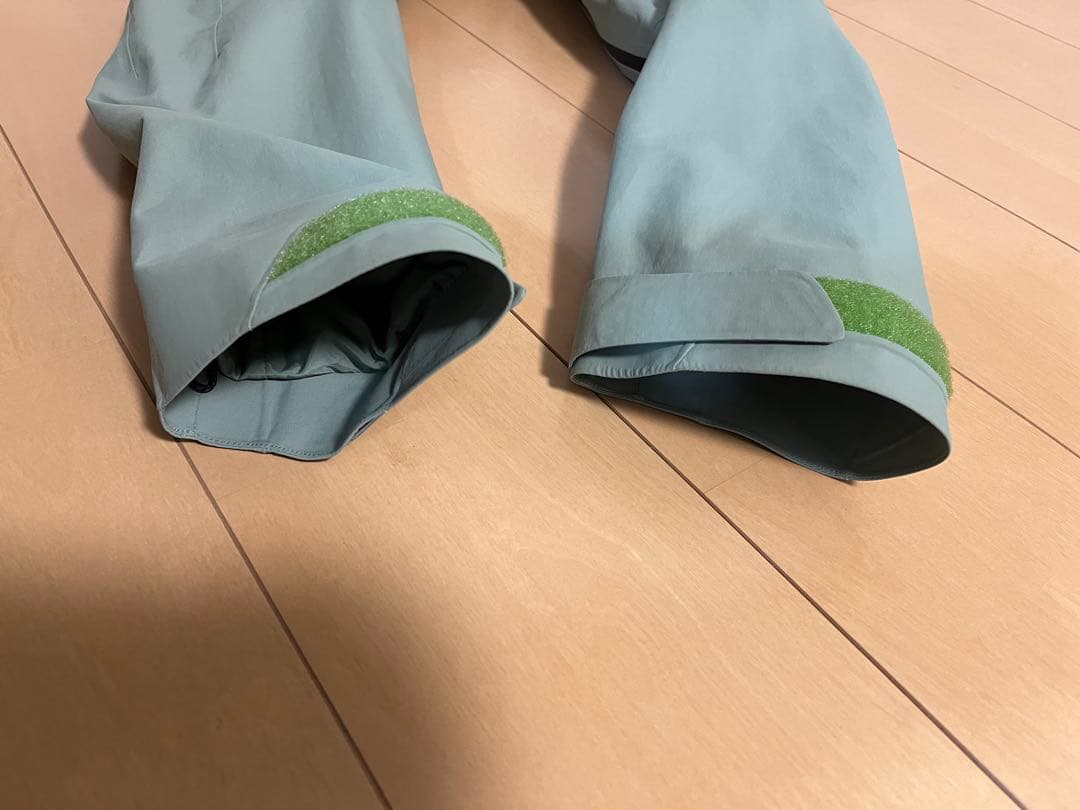 Burton ak スノーボードウェアー 中古品になります。　使用回数　3回