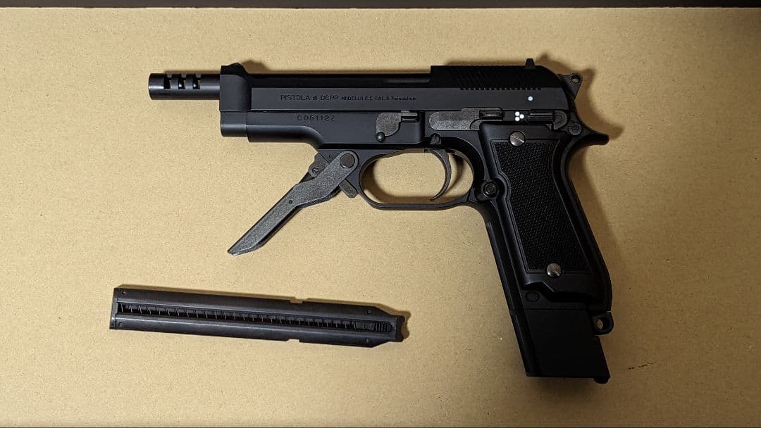 [美品]東京マルイ　ベレッタm93r　電動ガン　本体+バッテリー+充電器