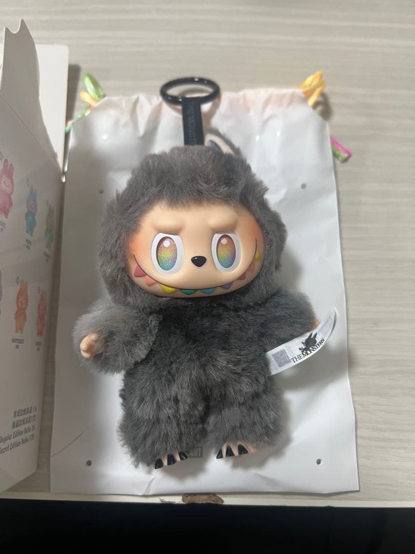 2点(内容シークレット1点、イヤフォンケース2点) ピースフラワー1106