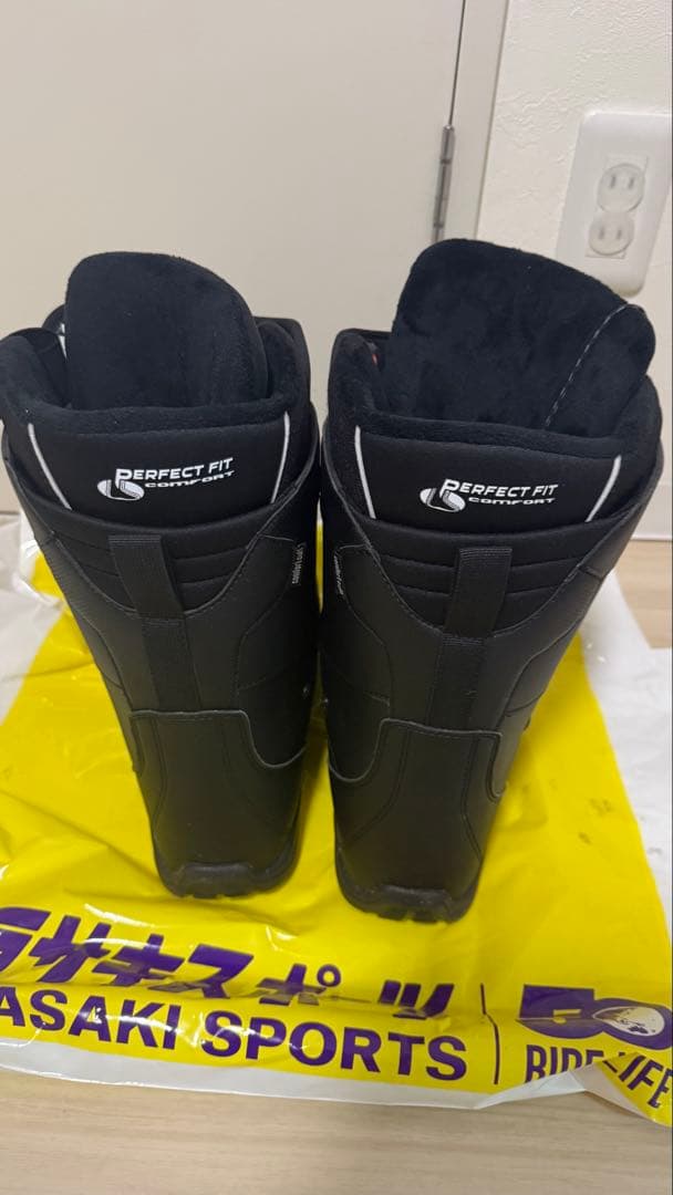HINO　スノーボードブーツ、スノーボードセット