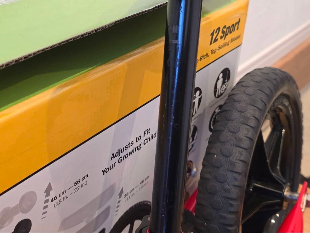 錆小　　美品　STRIDER 12 Sport バランスバイク レッド