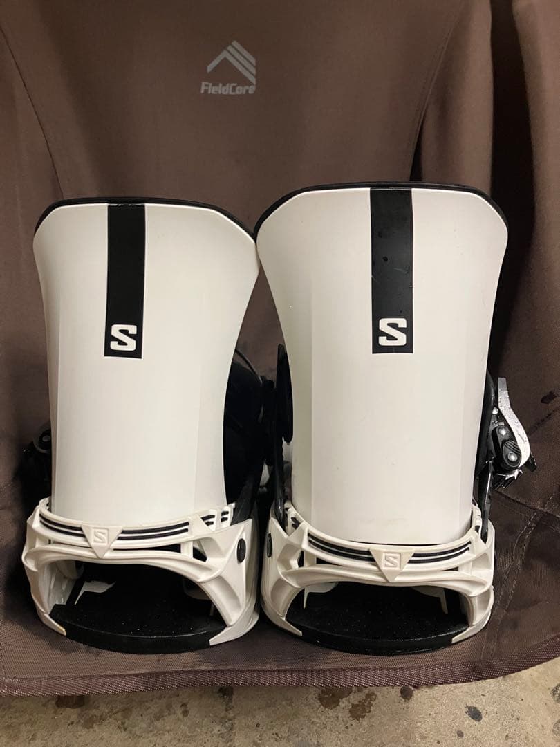 Salomon dirtrict Mサイズ 23-24