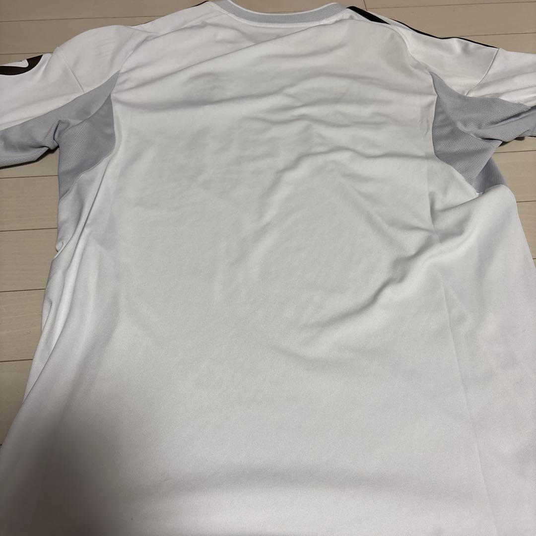 adidas Real Madrid パーカーとTシャツのセット